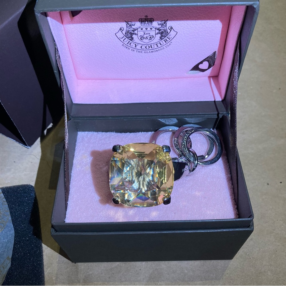 juicy couture engagament ring key fob purse charm keychain